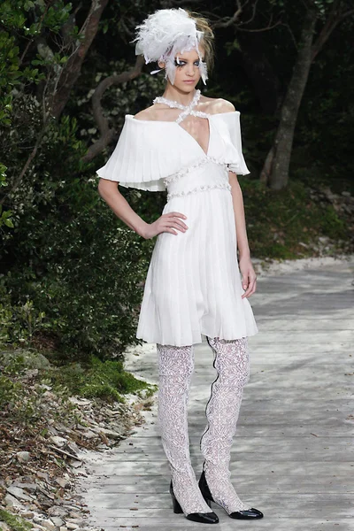 Look 25